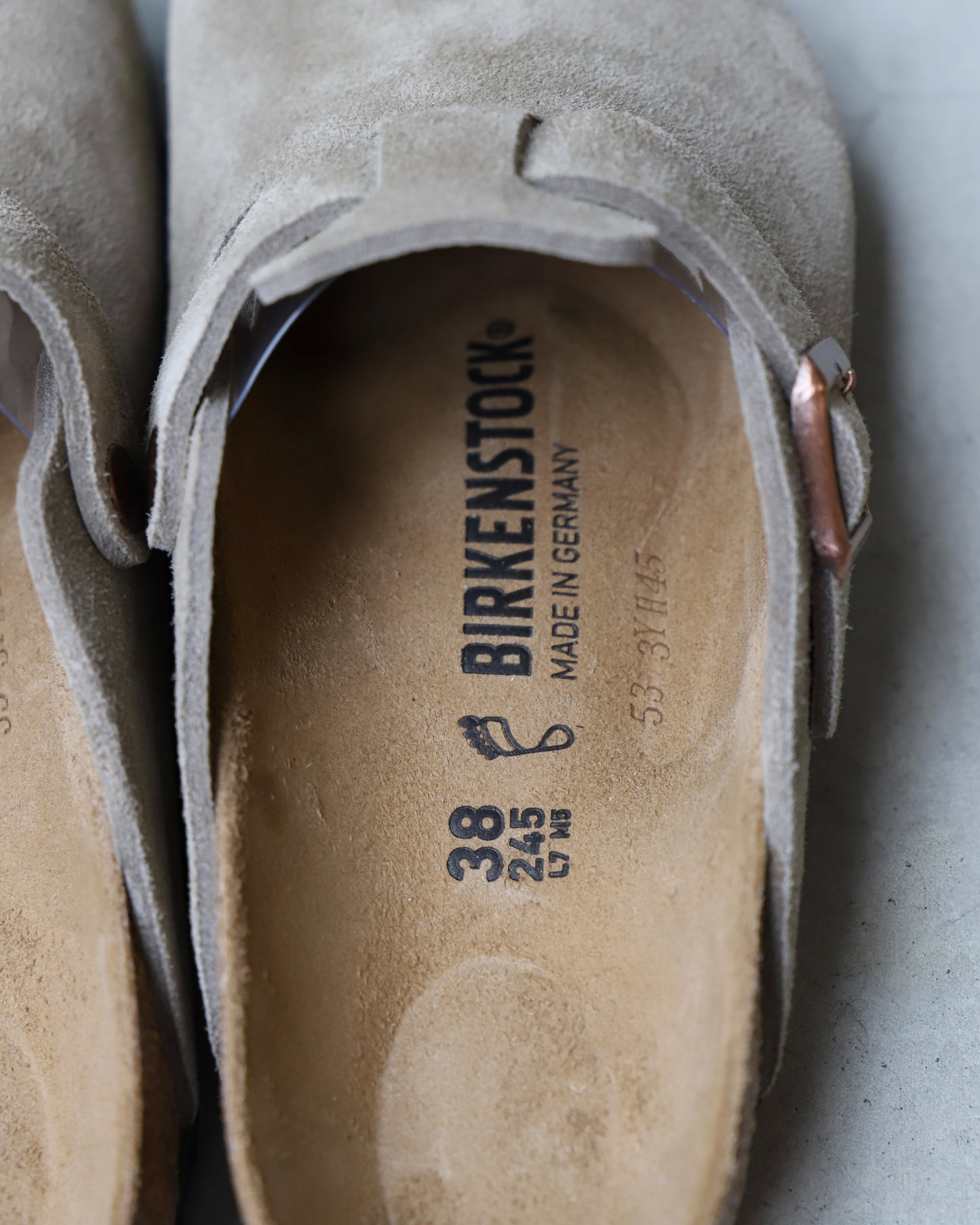 BIRKENSTOCK Boston REGULAR LEVE SUEDE / TAUPE