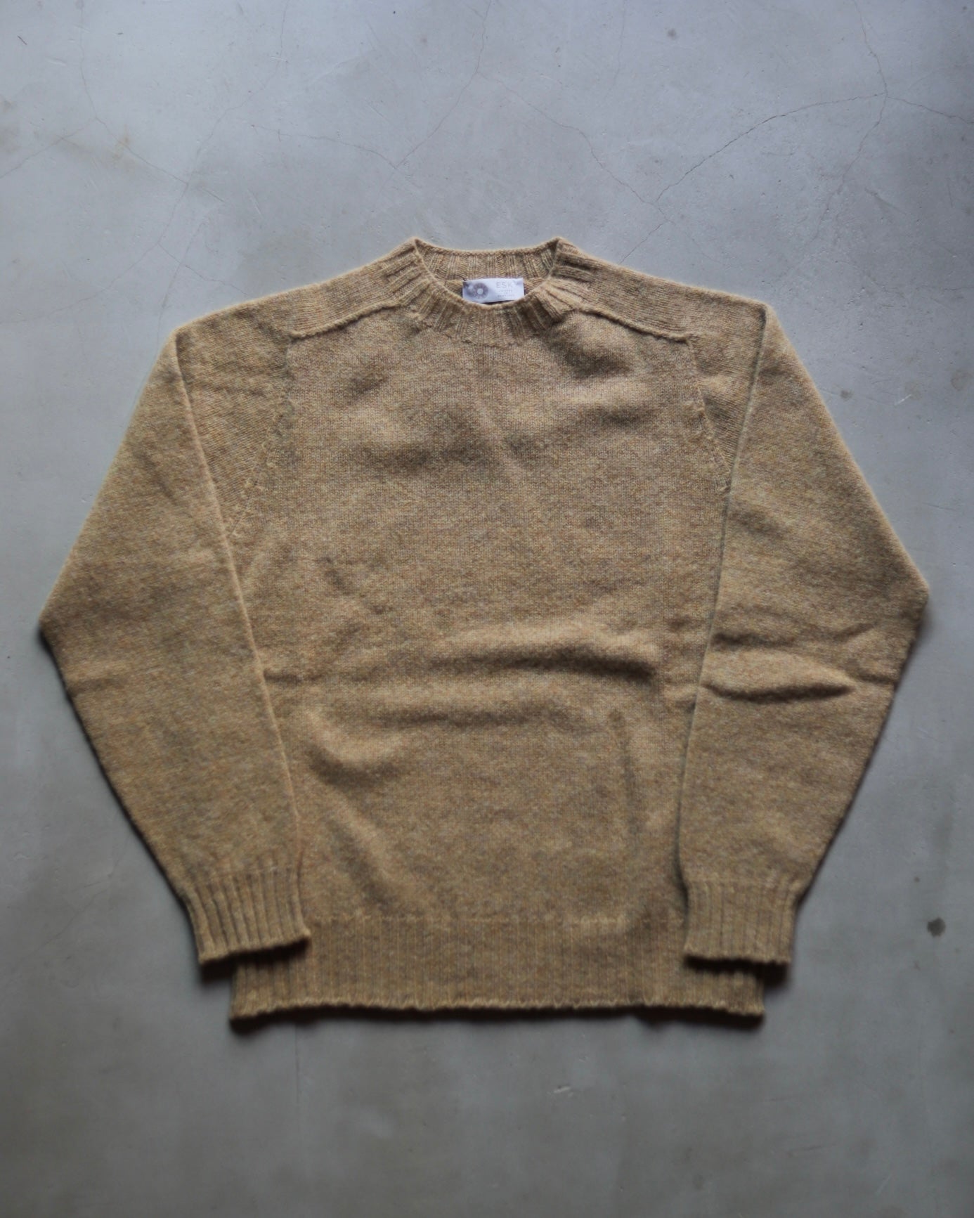 【 24FW 】Der SAMMLER × ESK ANDY CREW NECK SHETLAND / DESERT