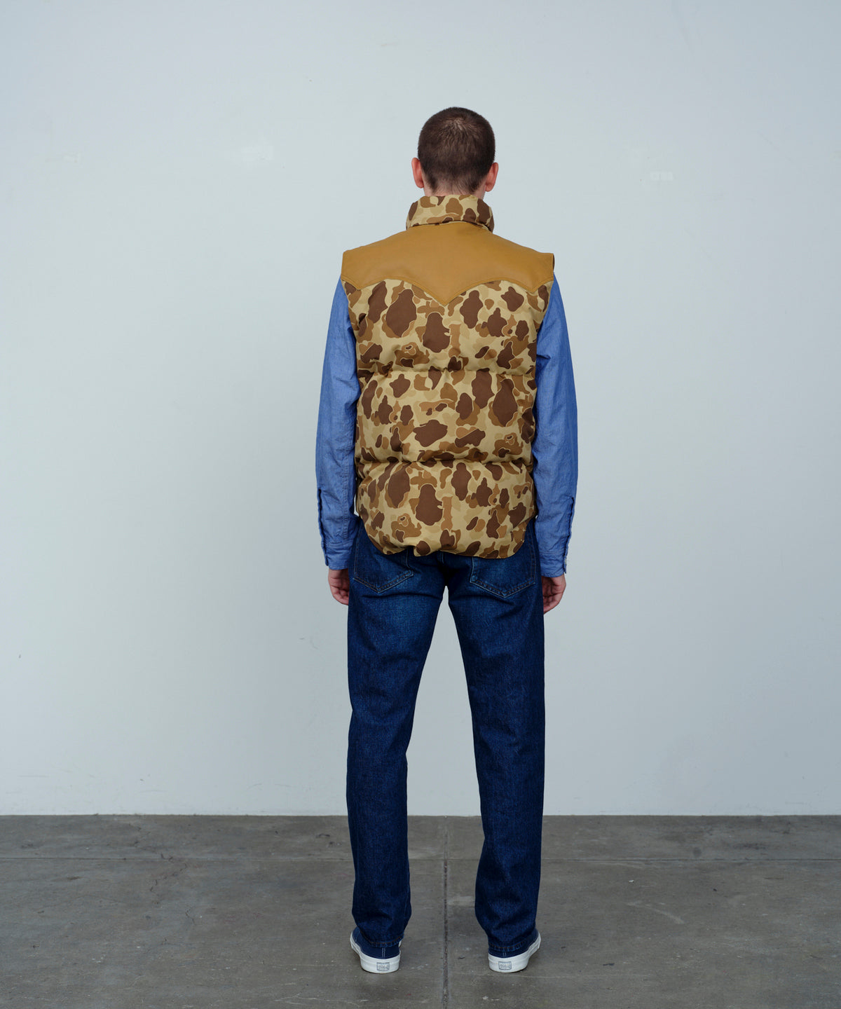 【 25FW 】RMFC HERITAGE DOWN VEST HUNTER CAMO / BROWN