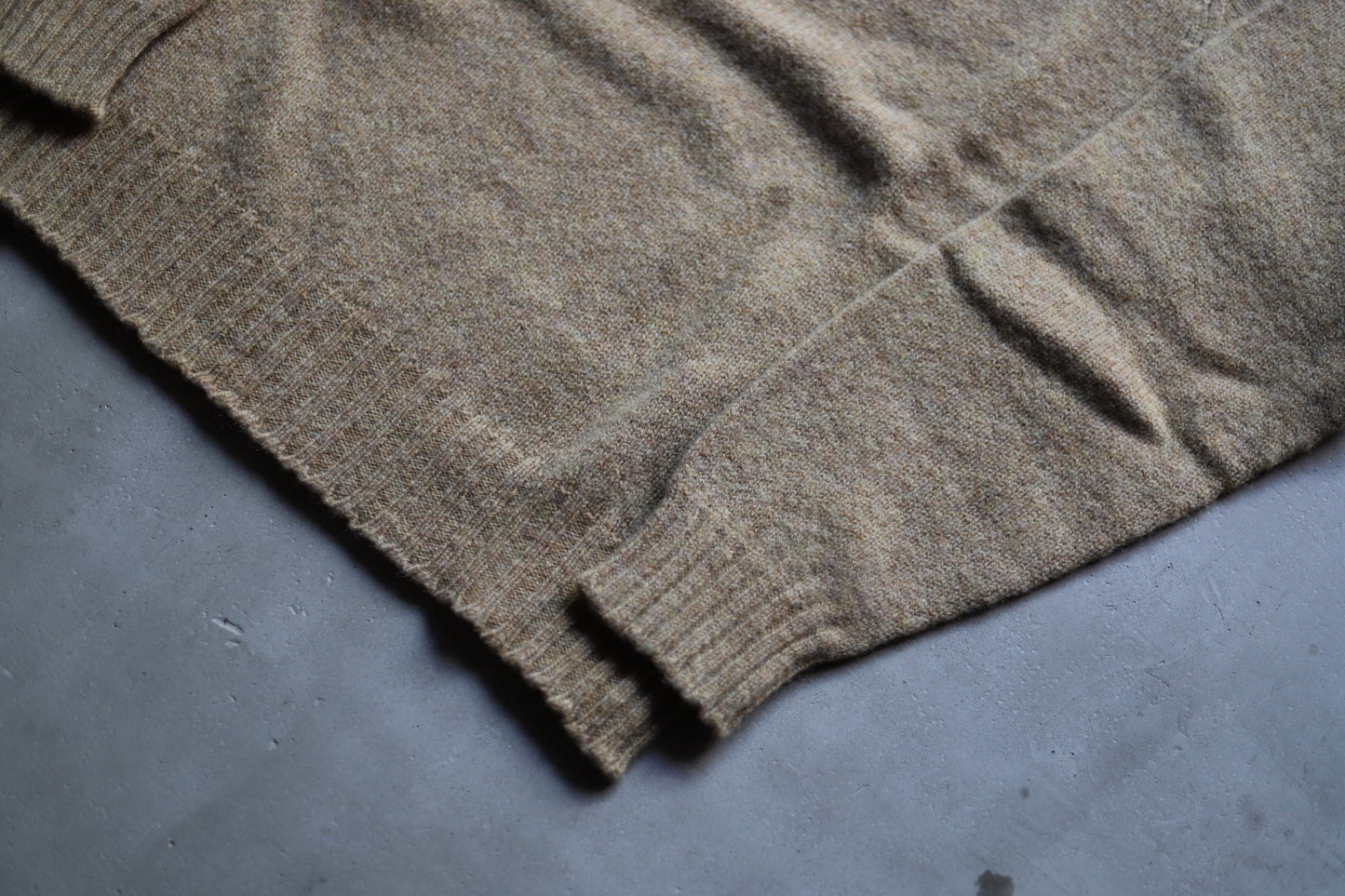 【 24FW 】Der SAMMLER × ESK ANDY CREW NECK SHETLAND / DESERT