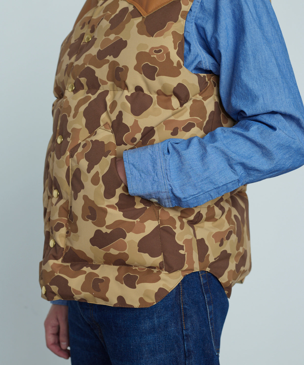 【 25FW 】RMFC HERITAGE DOWN VEST HUNTER CAMO / BROWN