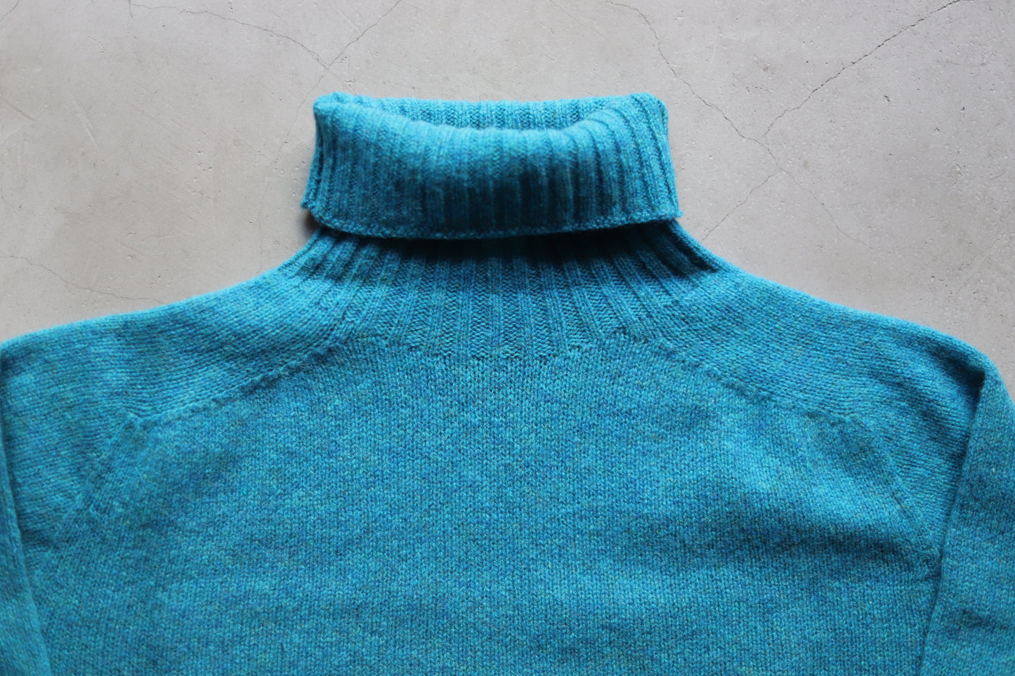 【 24FW 】Der SAMMLER × ESK IAIN ROLL NECK SHETLAND /TURQUOISE