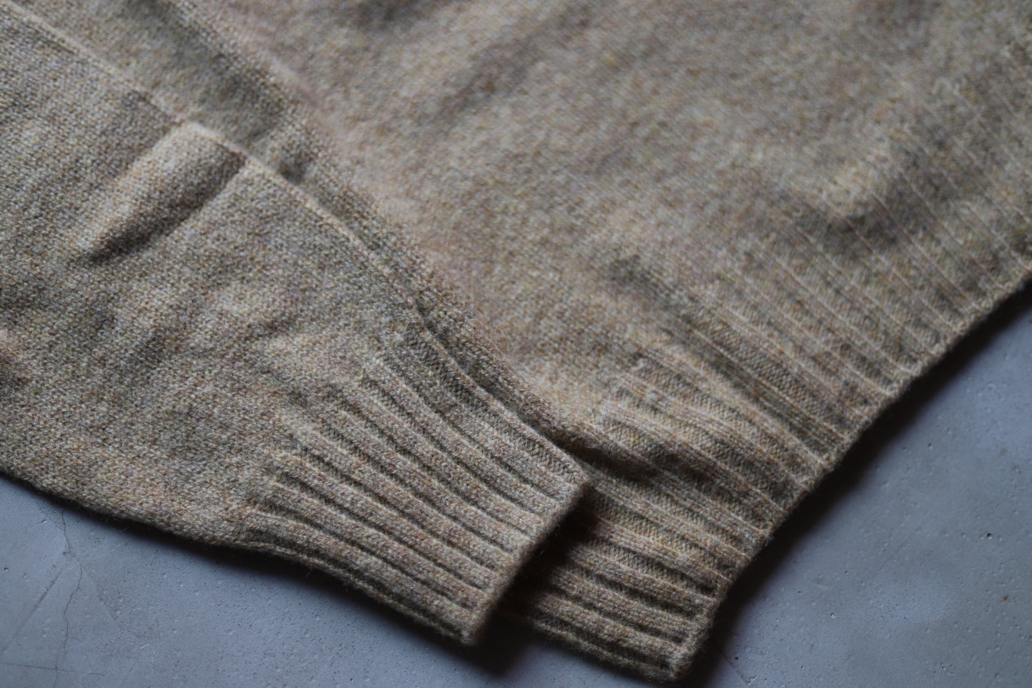 【 24FW 】Der SAMMLER × ESK IAIN ROLL NECK SHETLAND / DESERT