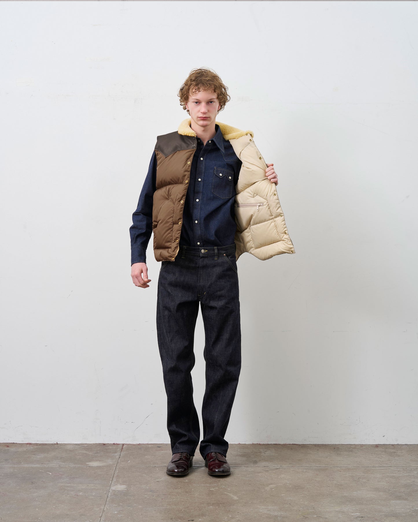 【 26FW PRE-ORDER 】RMFC CLASSICS CHRISTY VEST / D.BROWN