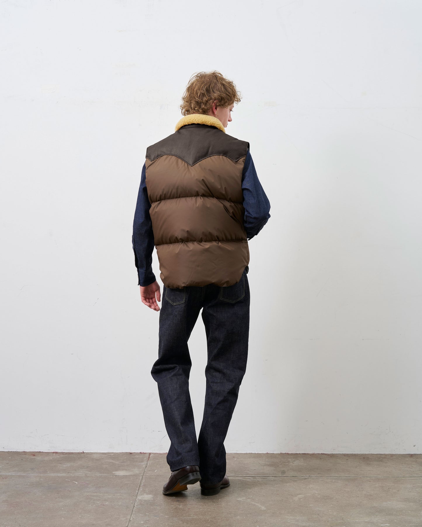 【 26FW PRE-ORDER 】RMFC CLASSICS CHRISTY VEST / D.BROWN