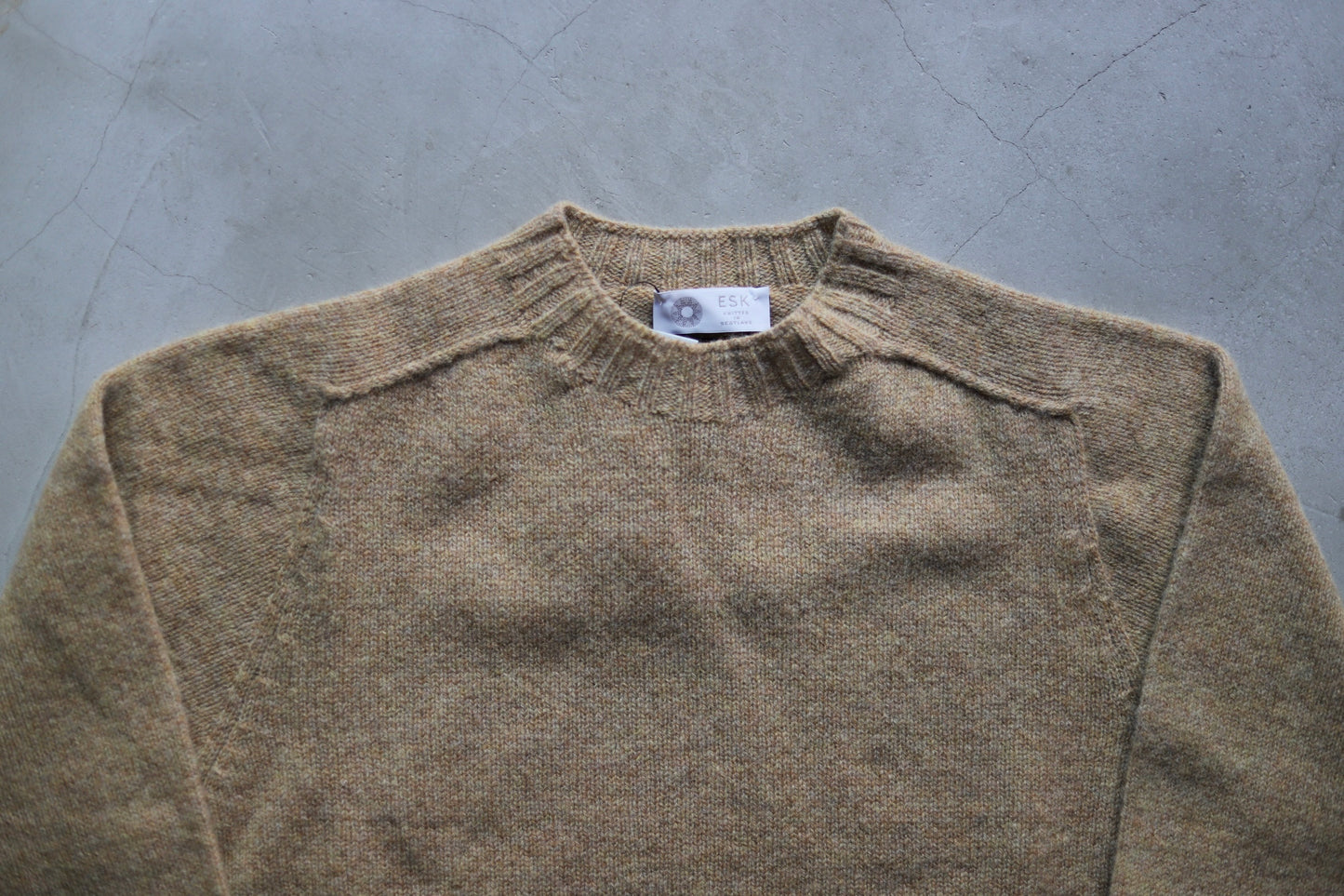 【 24FW 】Der SAMMLER × ESK ANDY CREW NECK SHETLAND / DESERT