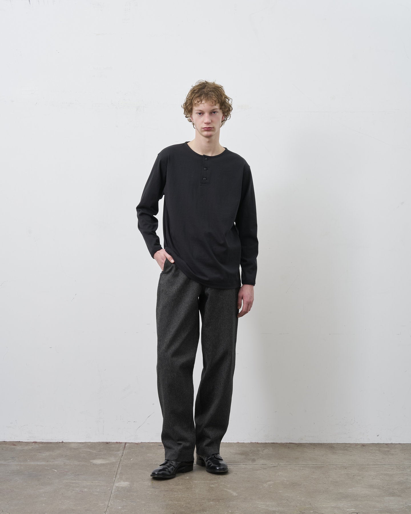 【 26SS 】BIGYANK HENRY NECK LS  TEE / BLACK
