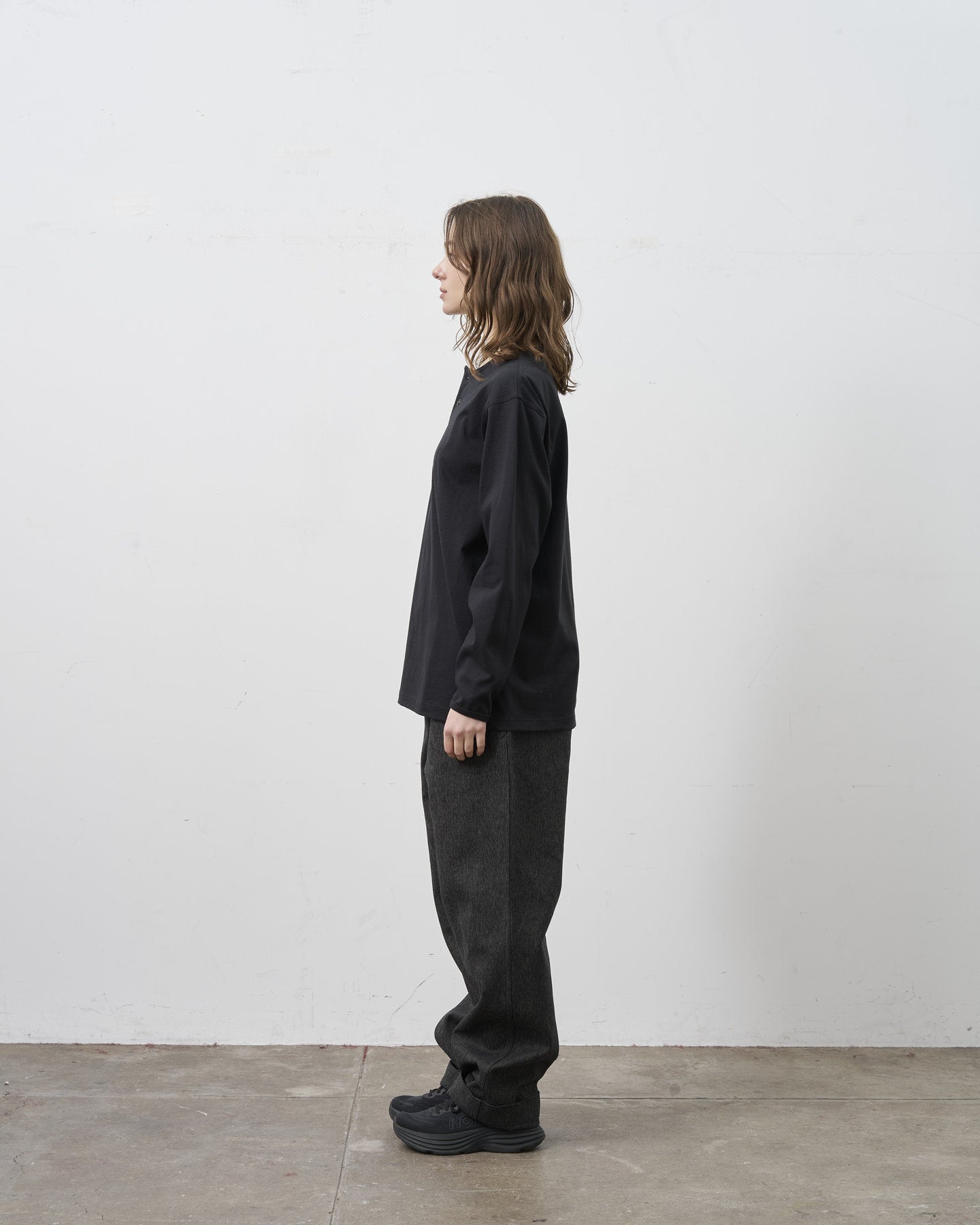 【 26SS 】BIGYANK HENRY NECK LS  TEE / BLACK