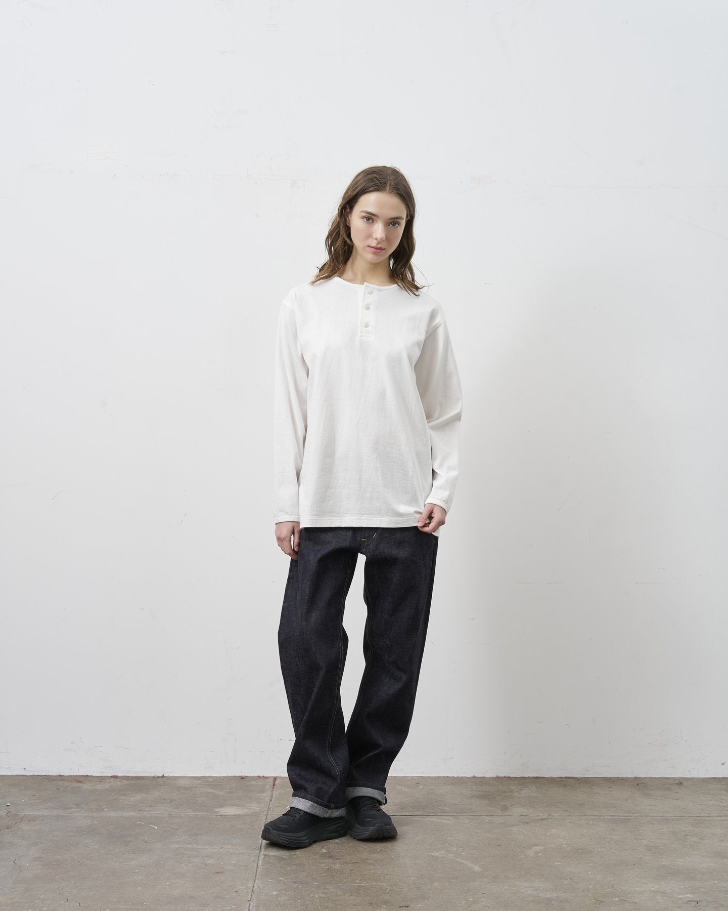 【 26SS 】BIGYANK HENRY NECK LS  TEE / WHITE