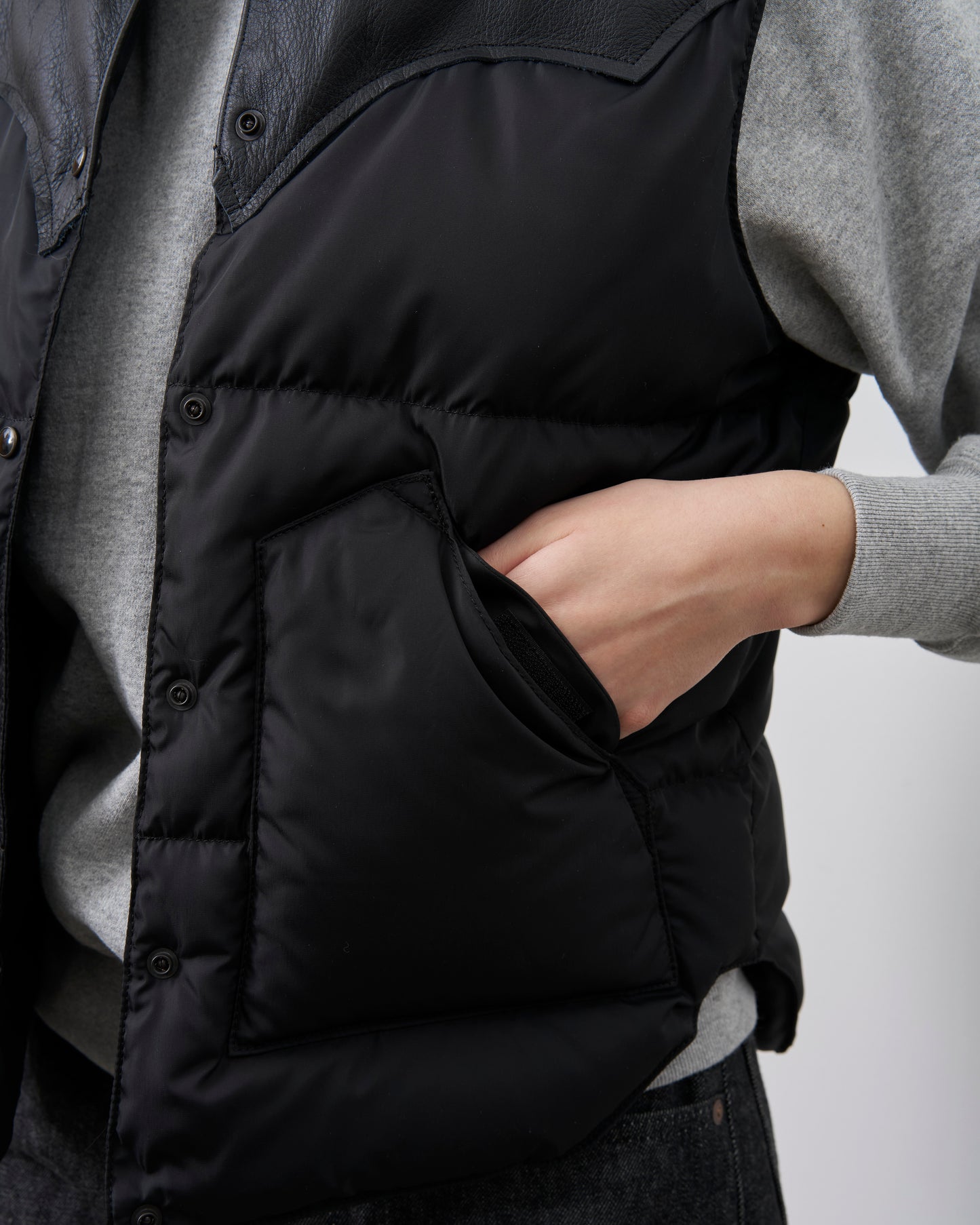 【 26FW 】RMFC CLASSICS KOURTNEY VEST / BLACK
