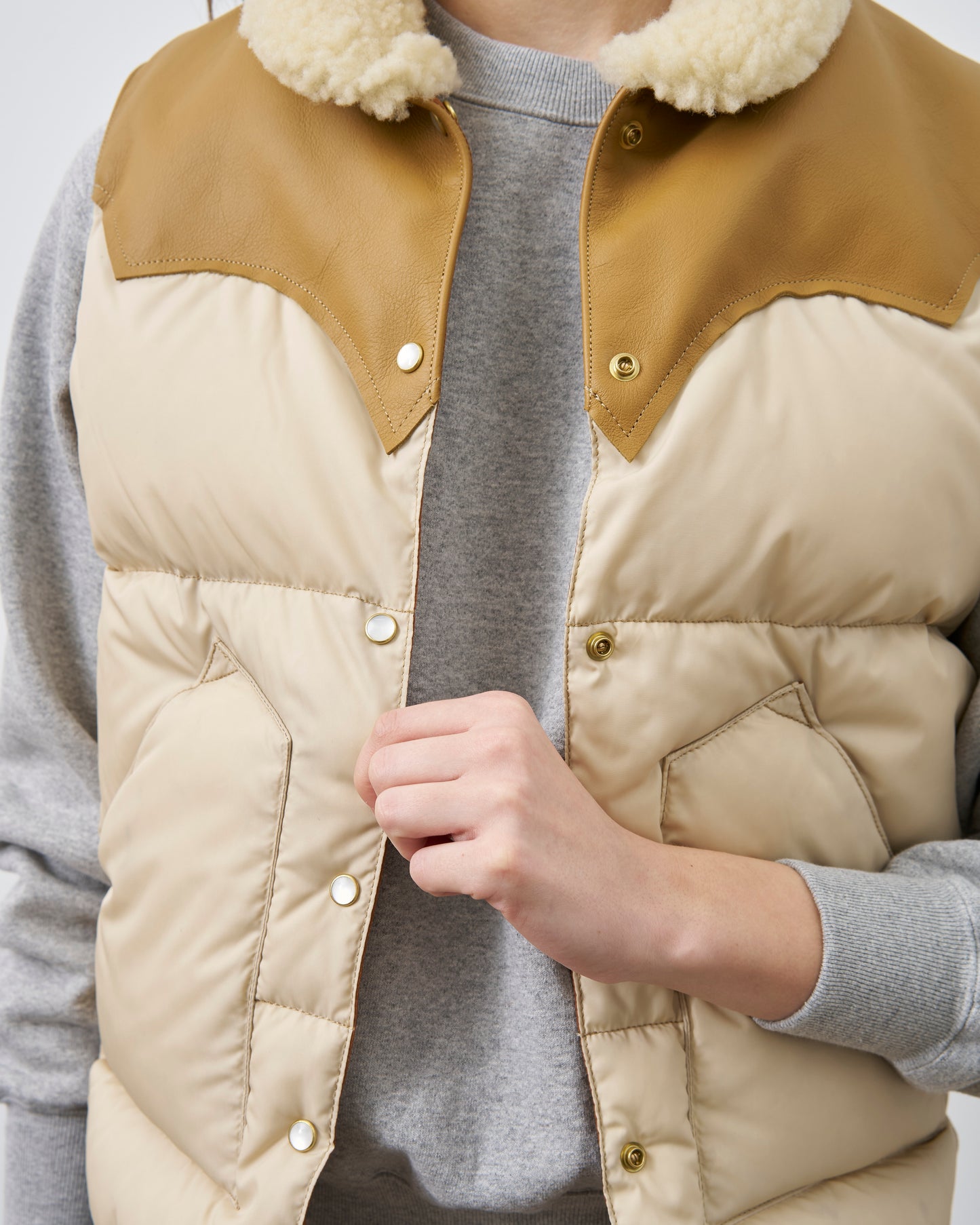【 26FW 】RMFC CLASSICS KOURTNEY VEST / L.BEIGE